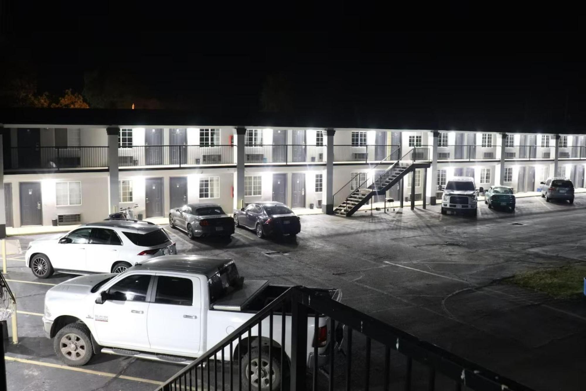 Deluxe Inn & Suites By Oyo Miami Ok Εξωτερικό φωτογραφία