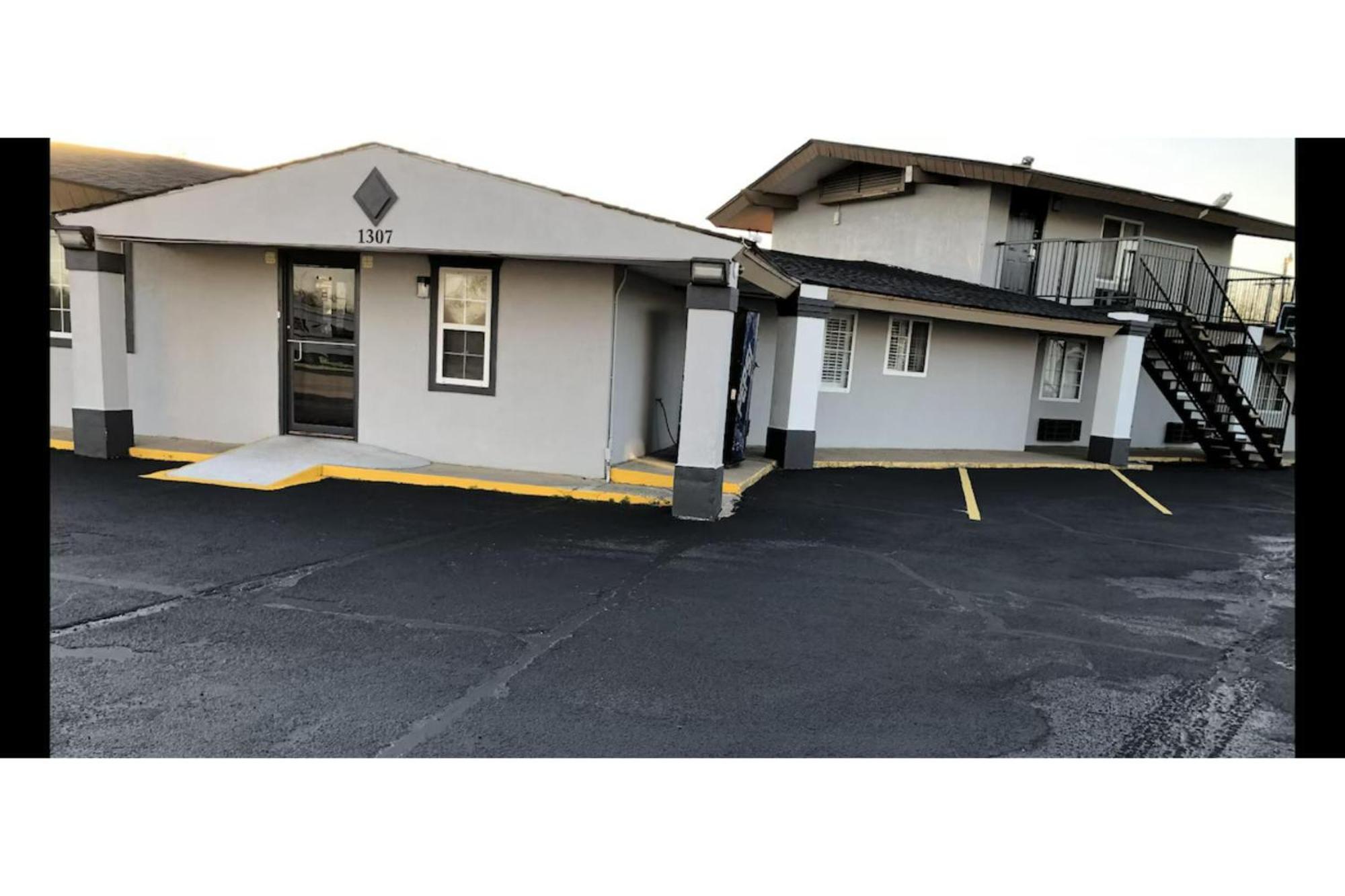 Deluxe Inn & Suites By Oyo Miami Ok Εξωτερικό φωτογραφία